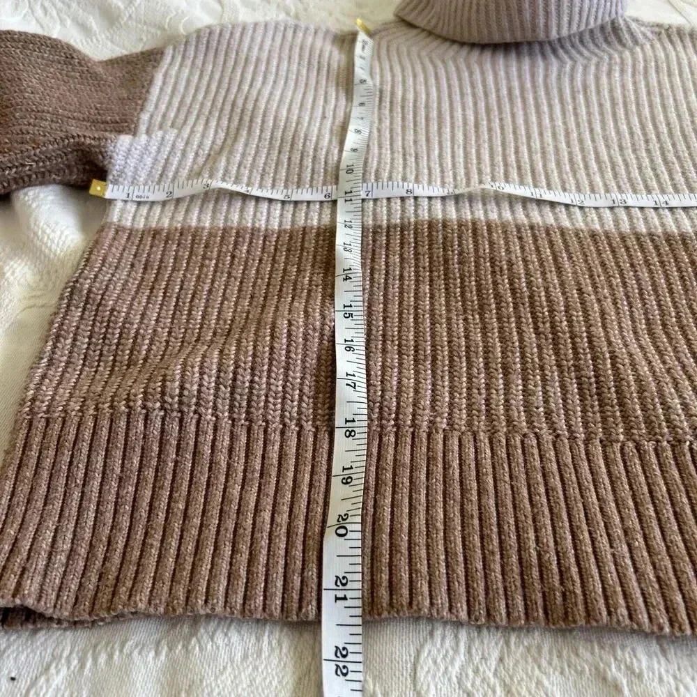 American Eagle Colorblock Turtleneck Ribbed Knit Oversized Sweater Tan Beige XS - Picture 7 of 12